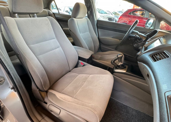 Honda Civic Sedan LXS 1.8/1.8 Flex 16V Mec. 4p 2008 Flex Flex