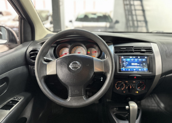 Nissan LIVINA S 1.8 16V Flex Fuel Aut. 2013 Flex