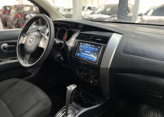 Nissan LIVINA S 1.8 16V Flex Fuel Aut. 2013 Flex