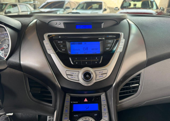 Hyundai Elantra GLS 1.8 16V Mec. 2012 Gasolina