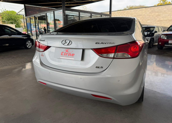 Hyundai Elantra GLS 1.8 16V Mec. 2012 Gasolina