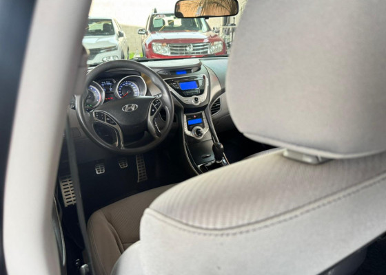 Hyundai Elantra GLS 1.8 16V Mec. 2012 Gasolina