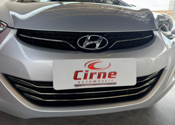 Hyundai Elantra GLS 1.8 16V Mec. 2012 Gasolina