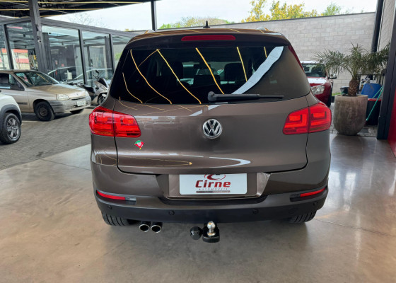 VW - VolksWagen TIGUAN 2.0 TSI 16V 200cv Tiptronic 5p 2014 Gasolina