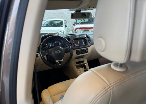 VW - VolksWagen TIGUAN 2.0 TSI 16V 200cv Tiptronic 5p 2014 Gasolina
