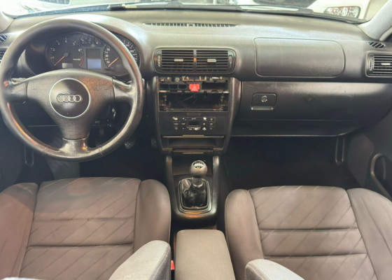 Audi A3 1.6 5p 2003 Gasolina