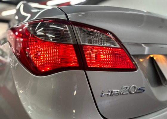 Hyundai HB20S Premium 1.6 Flex 16V Mec. 4p 2015 Flex