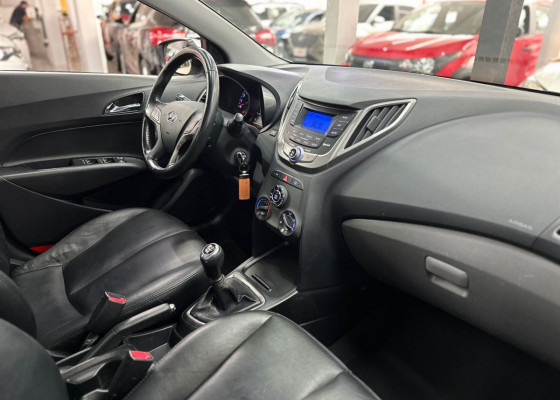 Hyundai HB20S Premium 1.6 Flex 16V Mec. 4p 2015 Flex
