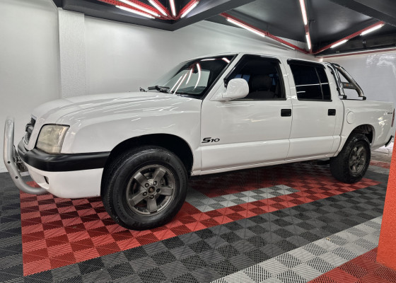 GM - Chevrolet S10 P-Up Lx/Sert/Rod 2.8 4x4 CD TDI Dies 2004 Diesel