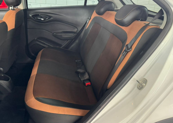 GM - Chevrolet ONIX HATCH ACTIV 1.4 8V Flex 5p Mec. 2018 Flex