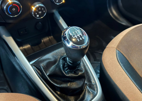 GM - Chevrolet ONIX HATCH ACTIV 1.4 8V Flex 5p Mec. 2018 Flex