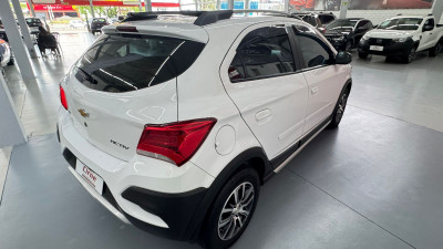 GM - Chevrolet ONIX HATCH ACTIV 1.4 8V Flex 5p Mec. 2018 Flex