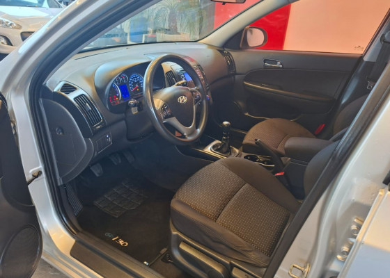 Hyundai i30 2.0 16V 145cv 5p Mec. 2011 Gasolina