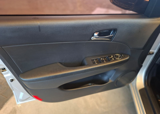 Hyundai i30 2.0 16V 145cv 5p Mec. 2011 Gasolina