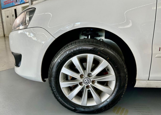 VW - VolksWagen Fox 1.0 Mi Total Flex 8V 5p 2013 Flex Flex