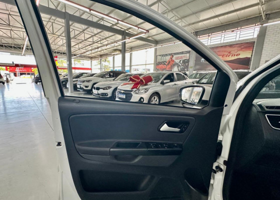 VW - VolksWagen Fox 1.0 Mi Total Flex 8V 5p 2013 Flex Flex