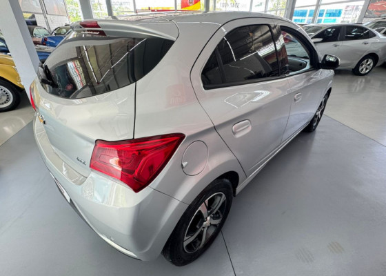 GM - Chevrolet ONIX HATCH LTZ 1.4 8V FlexPower 5p Aut. 2019 Flex