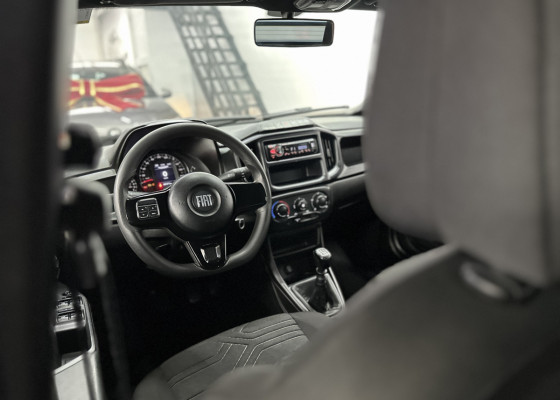 Fiat Strada Freedom 1.3 Flex 8V CD 2023 Flex