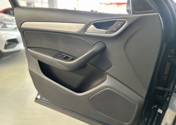 Audi Q3 1.4 TFSI/TFSI Flex S-tronic 5p 2016 Gasolina