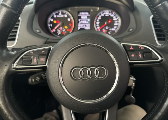 Audi Q3 1.4 TFSI/TFSI Flex S-tronic 5p 2016 Gasolina