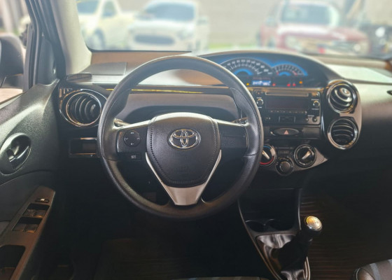 Toyota ETIOS XS 1.5 Flex 16V 5p Mec. 2015 Flex