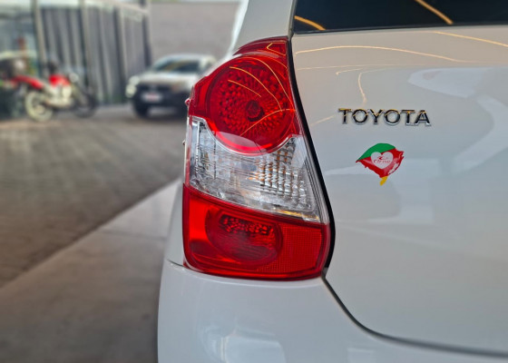 Toyota ETIOS XS 1.5 Flex 16V 5p Mec. 2015 Flex