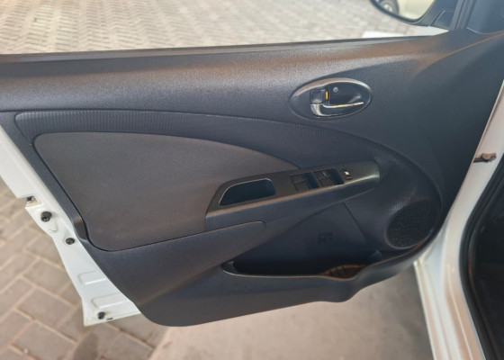 Toyota ETIOS XS 1.5 Flex 16V 5p Mec. 2015 Flex