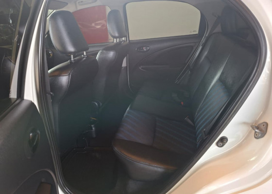 Toyota ETIOS XS 1.5 Flex 16V 5p Mec. 2015 Flex