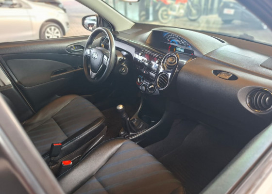 Toyota ETIOS XS 1.5 Flex 16V 5p Mec. 2015 Flex