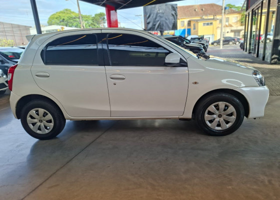 Toyota ETIOS XS 1.5 Flex 16V 5p Mec. 2015 Flex