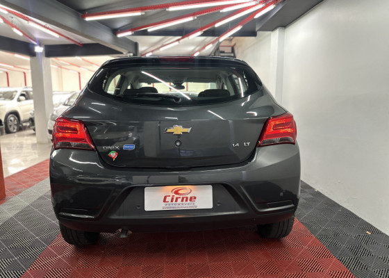 GM - Chevrolet ONIX HATCH LT 1.4 8V FlexPower 5p Mec. 2018 Flex