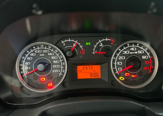 Fiat Idea ATTRACTIVE 1.4 Fire Flex 8V 5p 2012 Flex