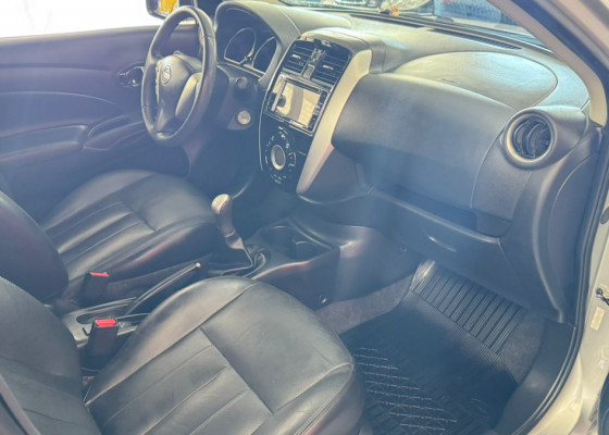 Nissan VERSA SL 1.6 16V FlexStart 4p Mec. 2017 Flex
