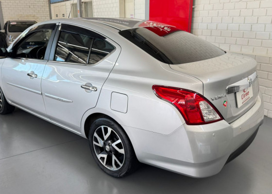 Nissan VERSA SL 1.6 16V FlexStart 4p Mec. 2017 Flex