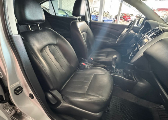 Nissan VERSA SL 1.6 16V FlexStart 4p Mec. 2017 Flex