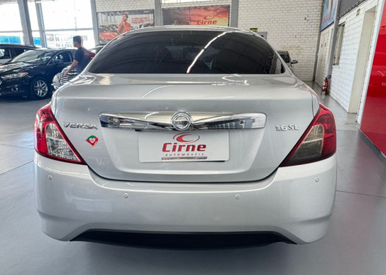 Nissan VERSA SL 1.6 16V FlexStart 4p Mec. 2017 Flex