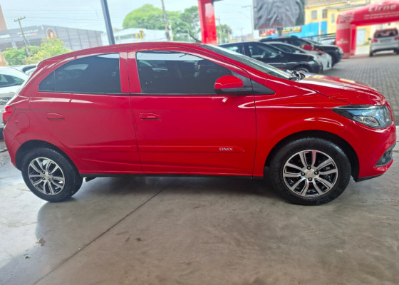 GM - Chevrolet ONIX HATCH LT 1.4 8V FlexPower 5p Aut. 2014 Flex