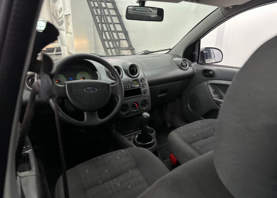 Ford Fiesta Personnalité 1.0 8V 66cv 5p 2003 Gasolina
