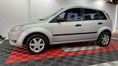 Ford Fiesta Personnalité 1.0 8V 66cv 5p 2003 Gasolina