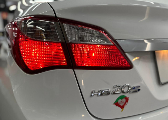 Hyundai HB20S C.Plus/C.Style 1.6 Flex 16V Mec.4p 2015 Flex