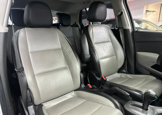 GM - Chevrolet TRACKER LTZ 1.8 16V Flex 4x2 Aut. 2015 Flex