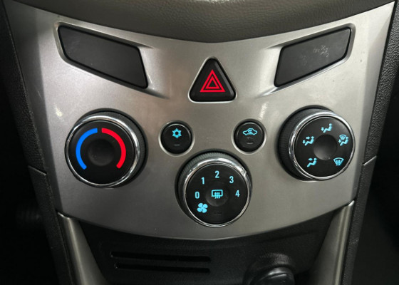 GM - Chevrolet TRACKER LTZ 1.8 16V Flex 4x2 Aut. 2015 Flex