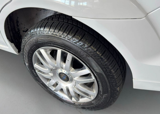 Ford Fiesta Sed. 1.6 8V Flex 4p 2013 Flex