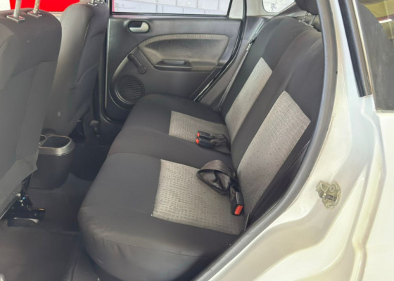 Ford Fiesta Sed. 1.6 8V Flex 4p 2013 Flex