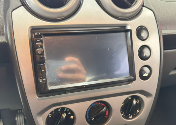 Ford Fiesta Sed. 1.6 8V Flex 4p 2013 Flex