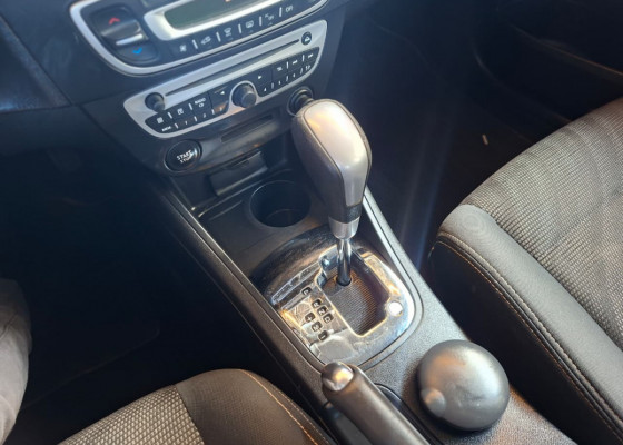 Renault FLUENCE Sed. Dynamique 2.0 16V FLEX Aut. 2013 Flex
