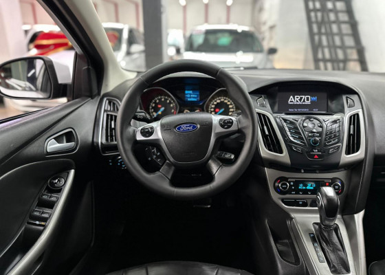 Ford Focus Sedan 2.0 16V/2.0 16V Flex 4p Aut. 2014 Flex Flex