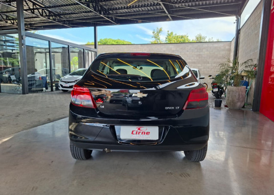 GM - Chevrolet ONIX HATCH LT 1.4 8V FlexPower 5p Mec. 2014 Flex Flex