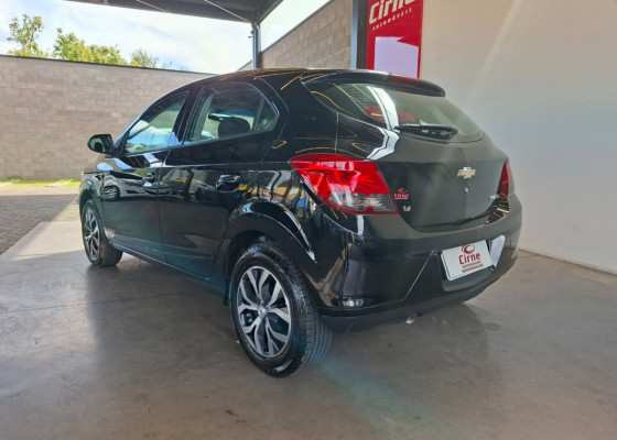 GM - Chevrolet ONIX HATCH LT 1.4 8V FlexPower 5p Mec. 2014 Flex Flex