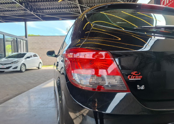 GM - Chevrolet ONIX HATCH LT 1.4 8V FlexPower 5p Mec. 2014 Flex Flex